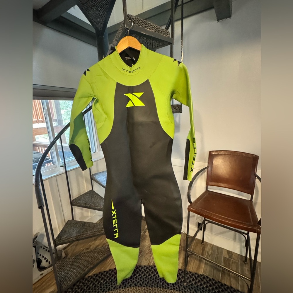 Men’s Xterra Vivid Wetsuit. Worn once. Perfect condition. Size Large.